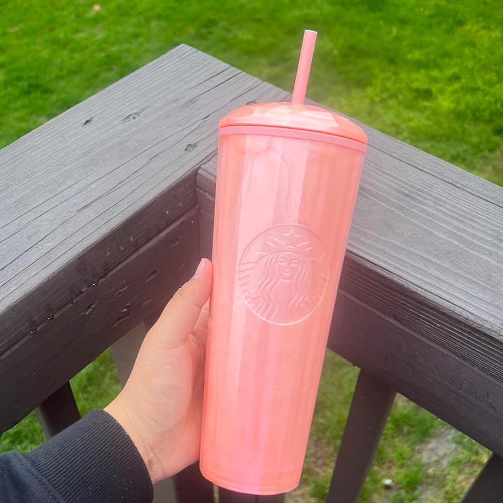 Starbucks summer 2021 peachy pink 24 fl oz. Marble cold cup (tumbler) + dome lid
